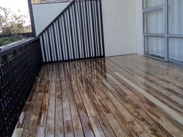 Pine deck, Mt Eden