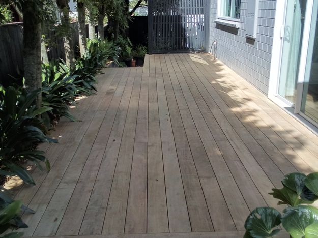 Vitex deck, Remuera