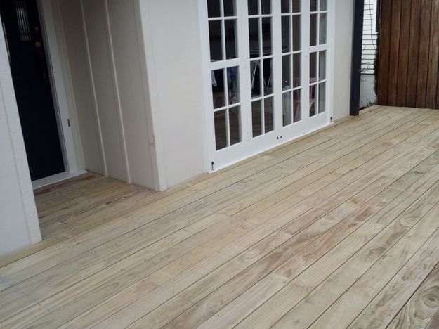 140 x 30 mm pine decking, One Tree Hill