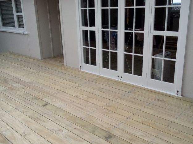 140 x 30 mm pine decking, One Tree Hill